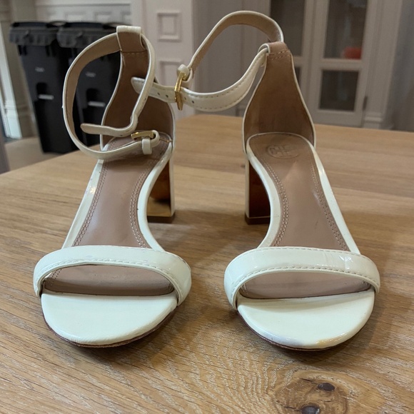 Tory Burch Cecile Ivory Leather Sandals 6 - Picture 4 of 9